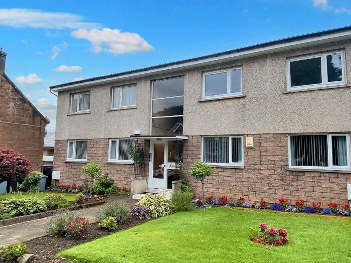 3 Bedroom Flat To Rent In Auchingramont Road, Hamilton, ML3