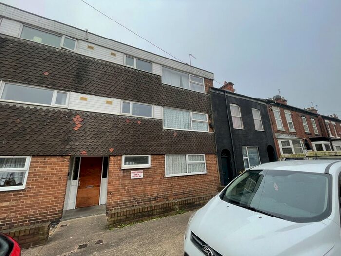 1 Bedroom Flat To Rent In Chesnut Avenue, Queens Road, Hull, HU5