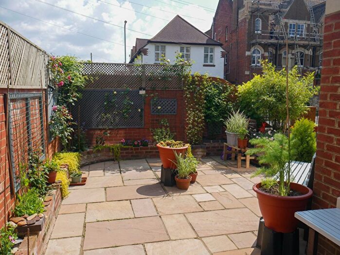 2 Bedroom Flat For Sale In Dorset Road South, Bexhill-On-Sea, TN40