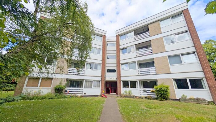 2 Bedroom Flat To Rent In Thirlestane, Lemsford Road, St Albans, Hertfordshire, AL1