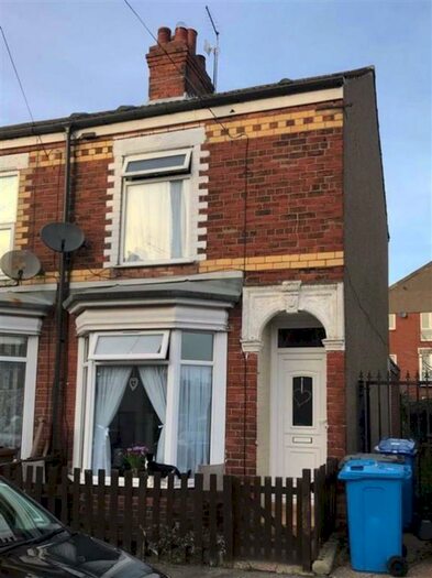 2 Bedroom End Of Terrace House To Rent In Wynburg Street, Hull, HU9