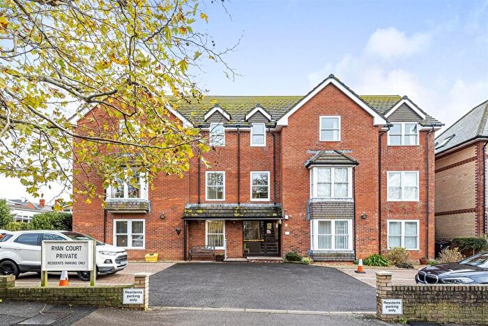 2 Bedroom Flat For Sale In Grosvenor Road, Weymouth, DT4