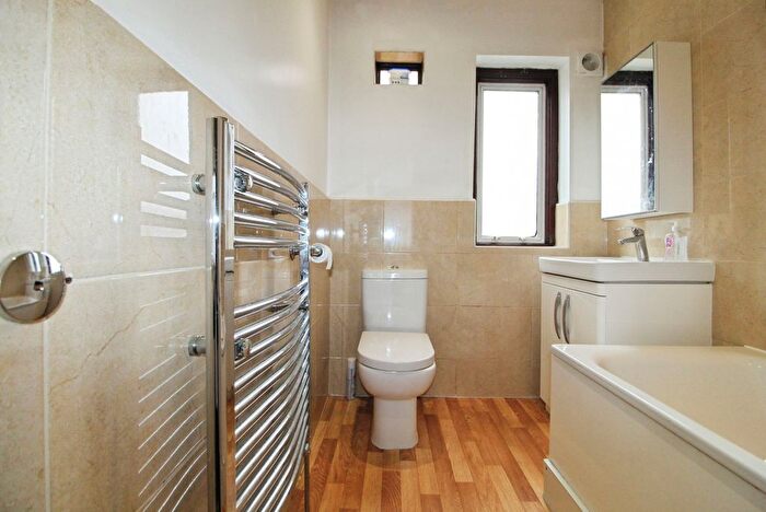 4 Bedroom Terraced House To Rent In Crofts Road, Harrow, HA1