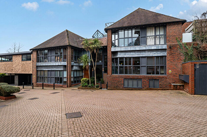 1 Bedroom Flat For Sale In Capitol House, Old Station Approach, Winchester, Hampshire, SO23