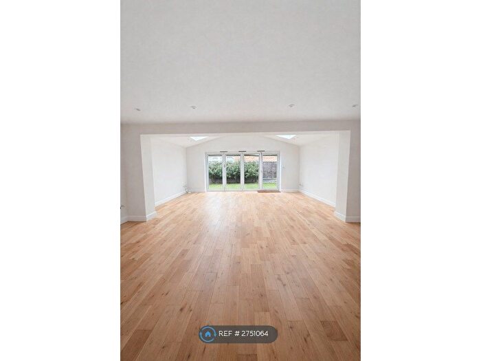 3 Bedroom Detached House To Rent In Bascombe Grove, Crayford, Dartford, DA1