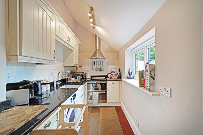 2 Bedroom Semi-Detached House For Sale In Stratford Road, Hockley Heath, B94