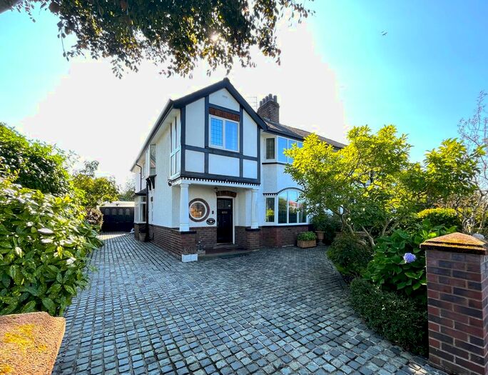 4 Bedroom Semi-Detached House To Rent In Kingsway, Penwortham, Preston, PR1