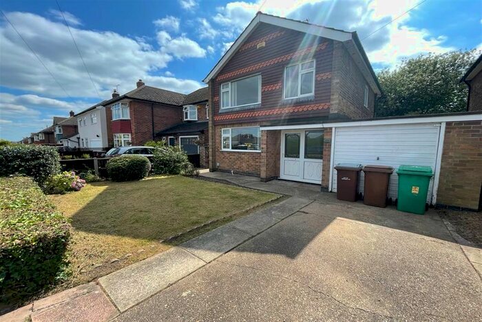 3 Bedroom Detached House To Rent In Templeoak Drive, Wollaton, NG8