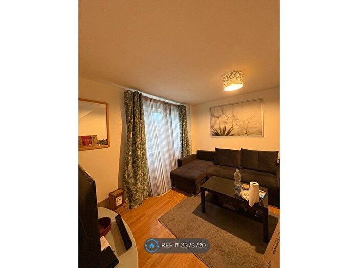 1 Bedroom Terraced House To Rent In Clementine Close, Northfields, W13