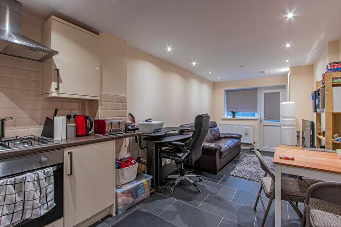 2 Bedroom Private Hall To Rent In Glynrhondda Street, Cathays, CF24