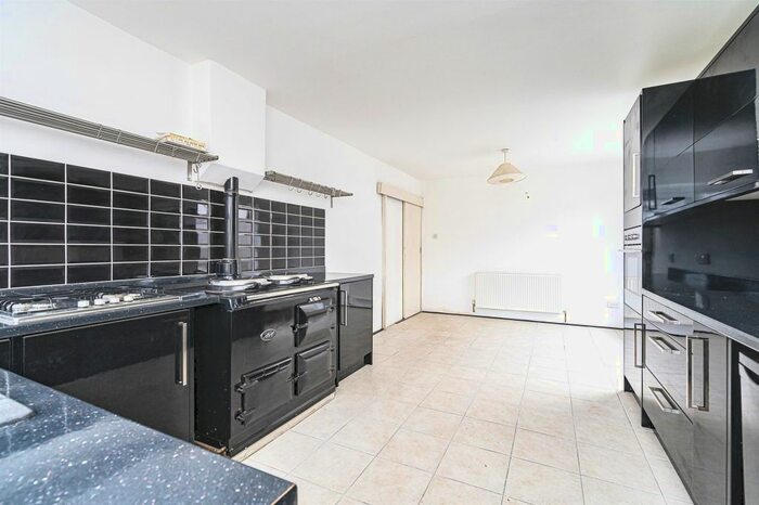 2 Bedroom Detached Bungalow For Sale In Stourbridge Road, Dudley, DY1