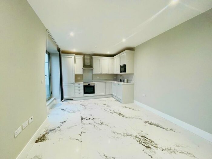 1 Bedroom Flat To Rent In The Mall, London, W5