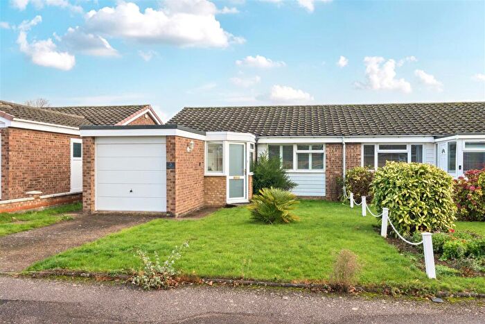 2 Bedroom Semi-Detached Bungalow For Sale In Lydford Close, Bedford, MK40