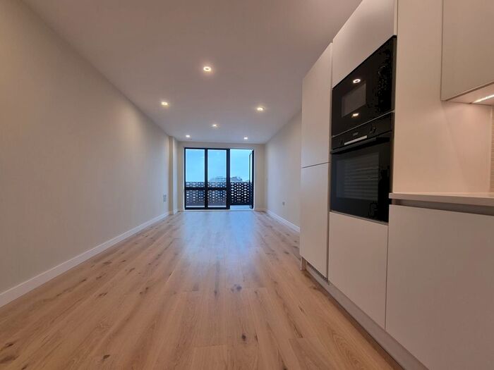 2 Bedroom Flat To Rent In Boston Road, London, W7