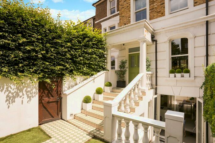 4 Bedroom Terraced House To Rent In Cathnor Road, Shepherd's Bush, W12
