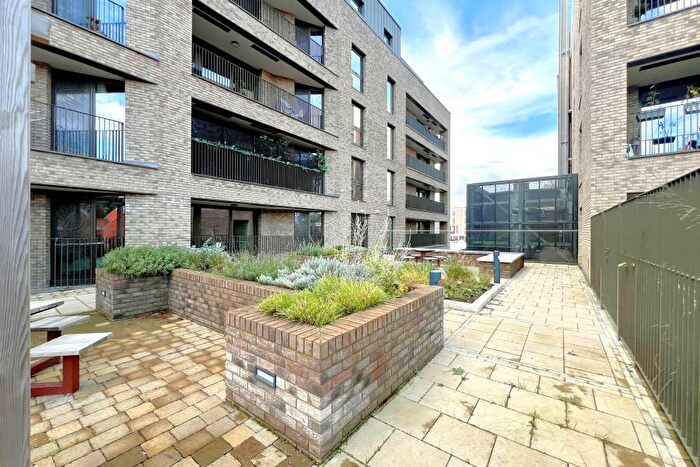 2 Bedroom Apartment To Rent In Woking, Surrey, GU21