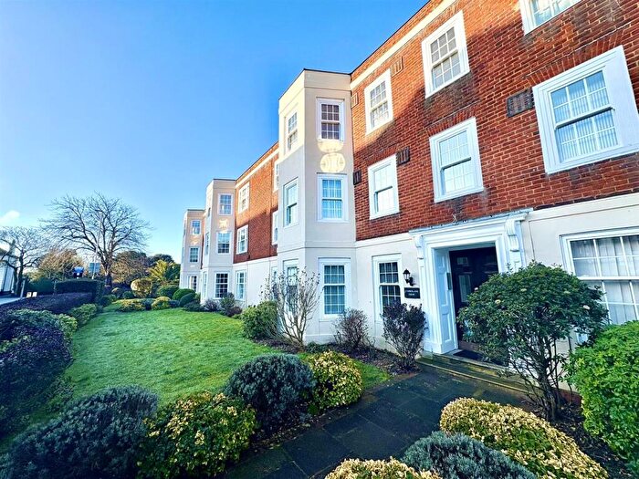 3 Bedroom Flat For Sale In Festing Road, Southsea, PO4