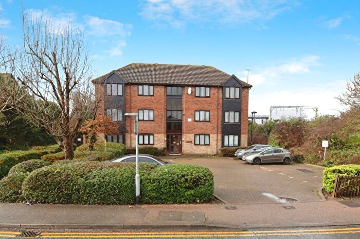 1 Bedroom Flat For Sale In Wharf Road, Grays, Essex, RM17