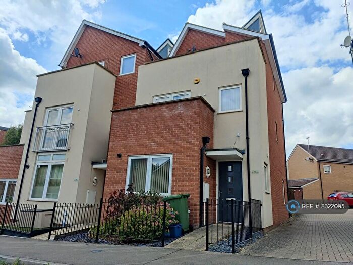 3 Bedroom End Of Terrace House To Rent In Sinatra Drive, Oxley Park, Milton Keynes, MK4