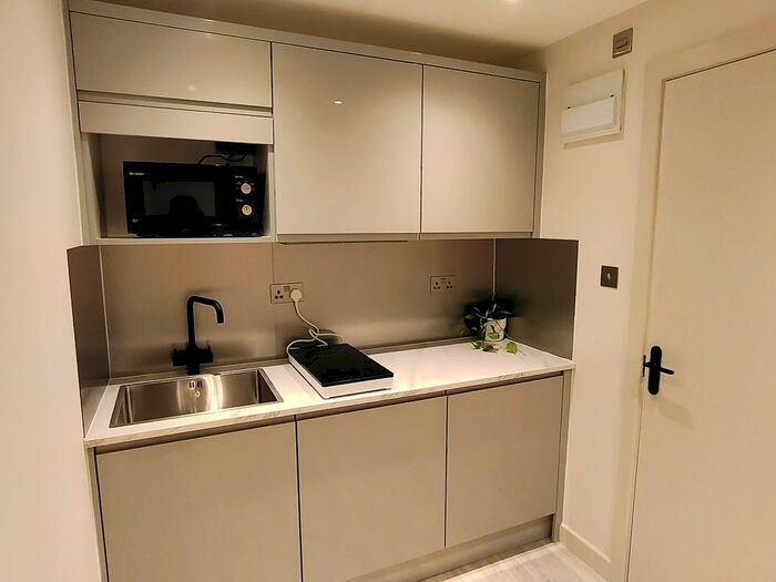 2 Bedroom Flat To Rent In Addison Gardens, Surbiton, KT5