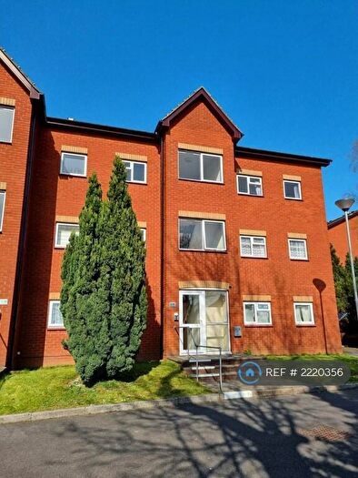 2 Bedroom Flat To Rent In Cobden Court, Southampton, SO18
