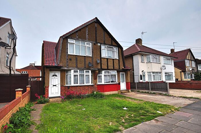 2 Bedroom End Terrace House To Rent In Eton Road, Hayes, UB3