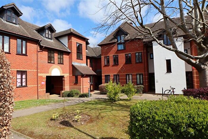 2 Bedroom Flat To Rent In Station Road, Harpenden, AL5