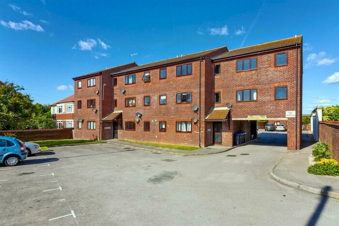2 Bedroom Apartment To Rent In Brougham Walk, Worthing, BN11
