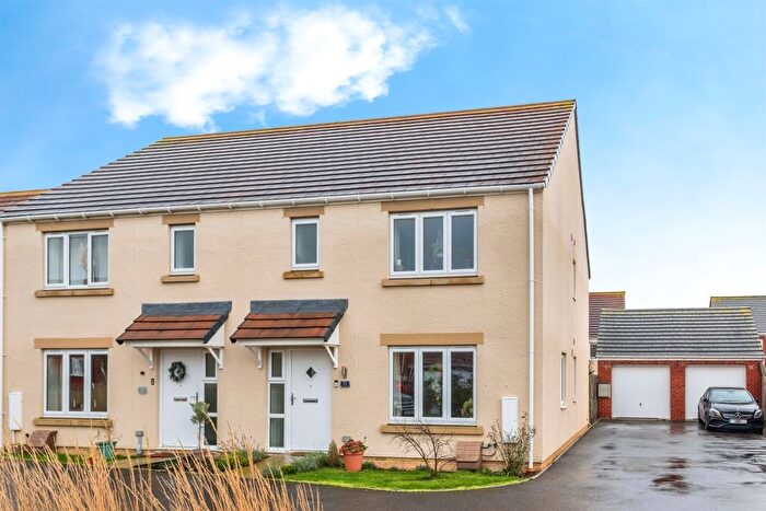 3 Bedroom Semi Detached House For Sale In Spitfire Drive, Witney, OX29