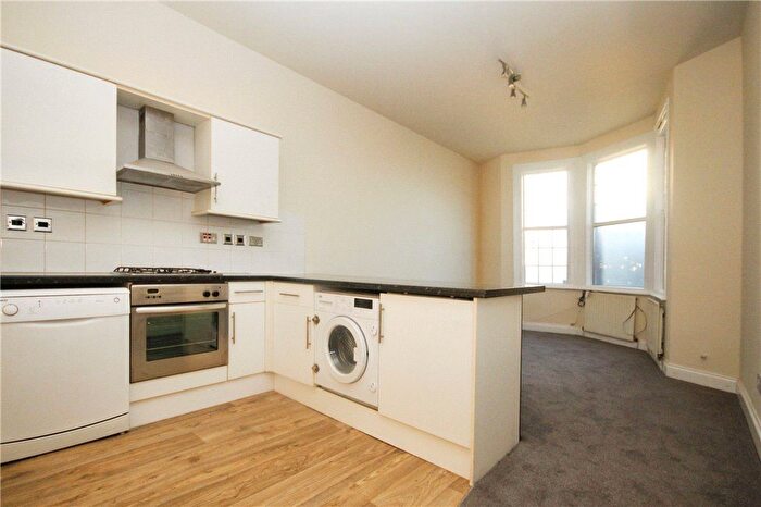 1 Bedroom Flat To Rent In Estreham Road, London, SW16