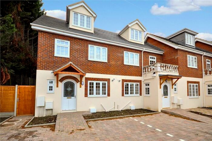 3 Bedroom End Of Terrace House To Rent In Esmat Close, Wanstead, E11