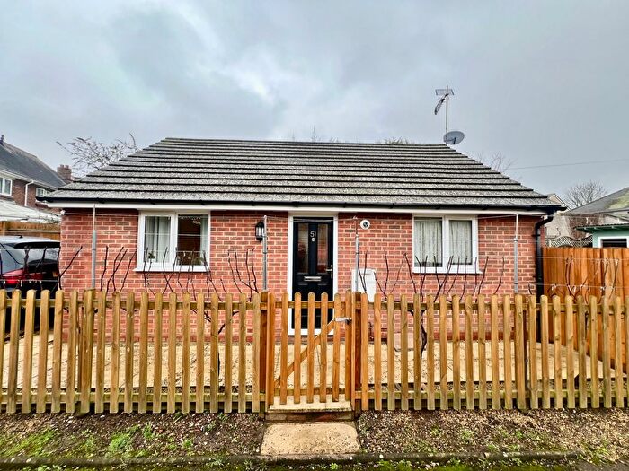 2 Bedroom Bungalow For Sale In Jubilee Road, Daventry, NN11
