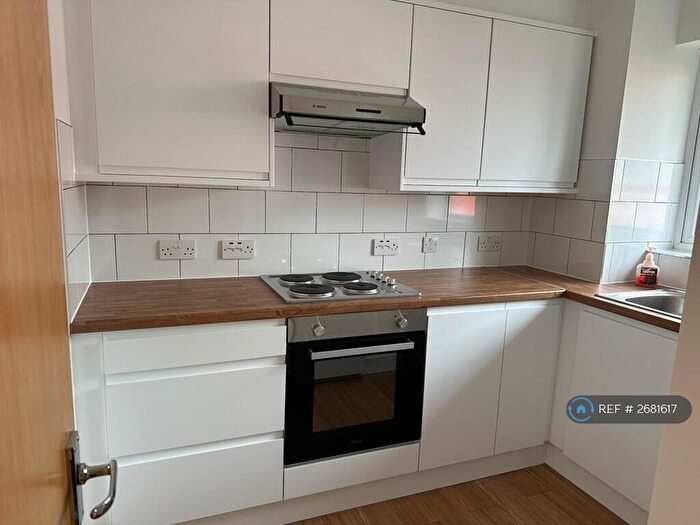 2 Bedroom Flat To Rent In Scotney Gardens, Maidstone, ME16