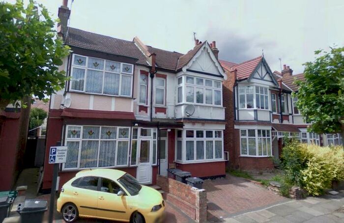 4 Bedroom Maisonette To Rent In Audley Road, Hendon, London, NW4