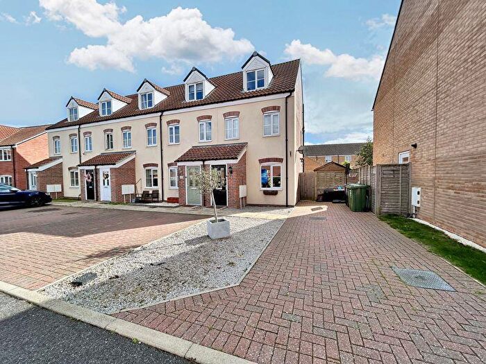 3 Bedroom End Of Terrace House For Sale In Jackson Close, Bradwell, NR31