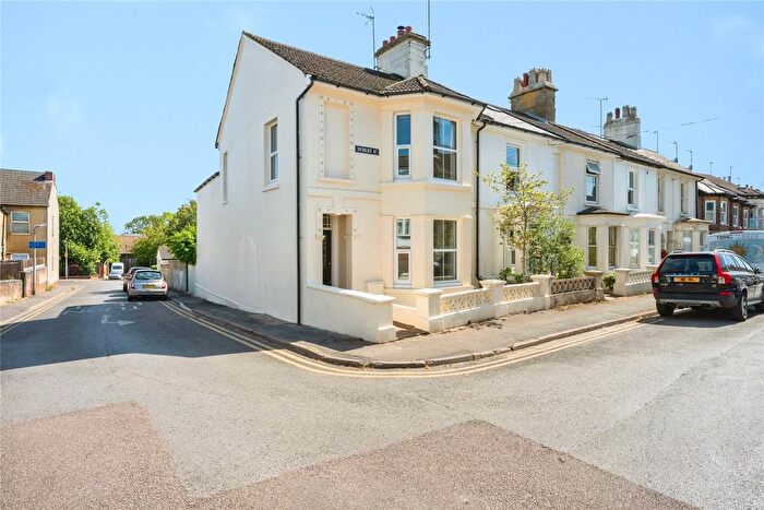 3 Bedroom End Of Terrace House For Sale In Dudley Street, Leighton Buzzard, Bedfordshire, LU7