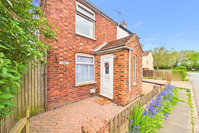 2 Bedroom Semi-Detached House For Sale In Townside, East Halton, North Lincolnshire, DN40