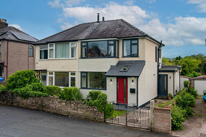 3 Bedroom Semi-Detached House For Sale In Bellingham Road, Kendal, LA9