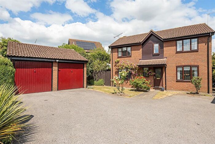 4 Bedroom Property To Rent In Lincolns Close, St. Albans, AL4