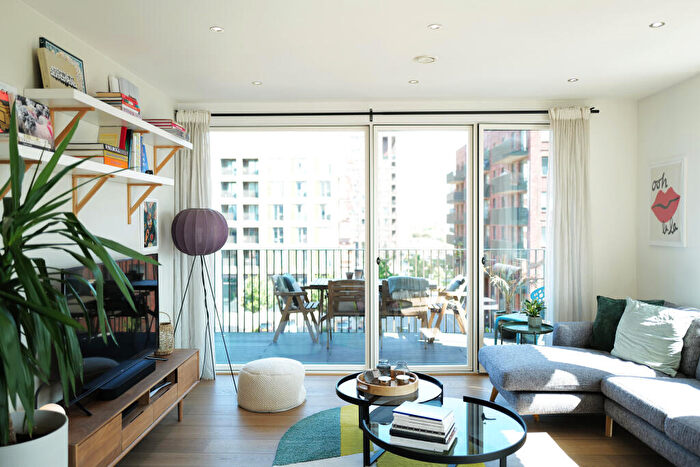 2 Bedroom Apartment To Rent In Lock Side Way, London, E16