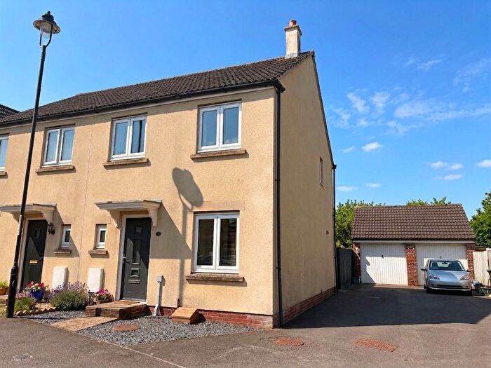 3 Bedroom End Terrace House For Sale In Chaffinch Chase, Gillingham, SP8