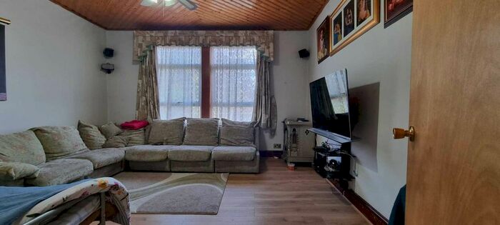 2 Bedroom Maisonette To Rent In South Ealing Road, London, W5