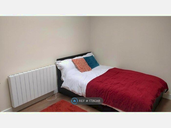 1 Bedroom Flat To Rent In Woodhouse Street, Stoke-On-Trent, ST4