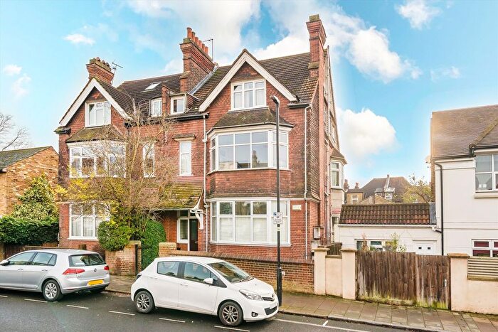 2 Bedroom Flat For Sale In Pendennis Road, Streatham, SW16