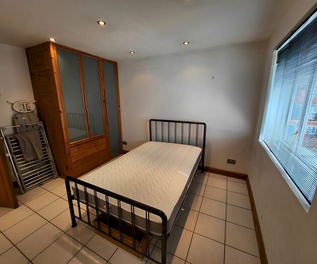 1 Bedroom Flat To Rent In Shakspeare Walk, London, N16