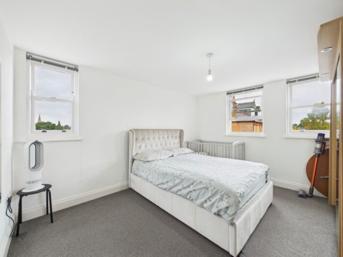 2 Bedroom Flat To Rent In A Manor Grove, Beckenham, Kent, BR3
