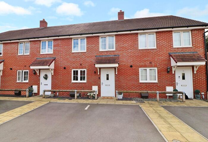 2 Bedroom Terraced House For Sale In Kiln Row, Botley, SO32