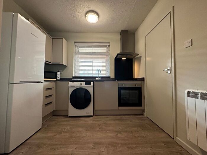 2 Bedroom Apartment To Rent In Sycamore Court, Beeston, Nottingham, NG9