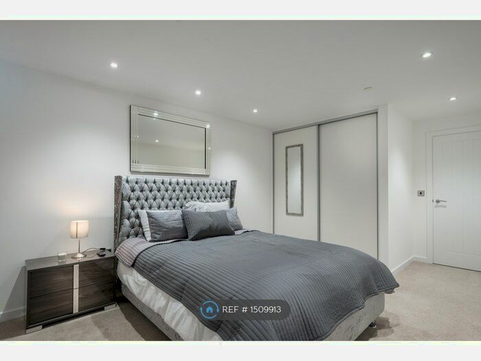 2 Bedroom Flat To Rent In Garrard House, Reading, RG1