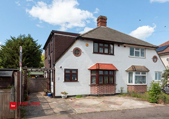 4 Bedroom Semi-Detached House For Sale In Habgood Road, Loughton, IG10